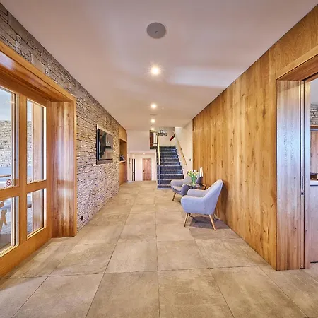 布达亚娜酒店 3* 派克波特斯耐兹库