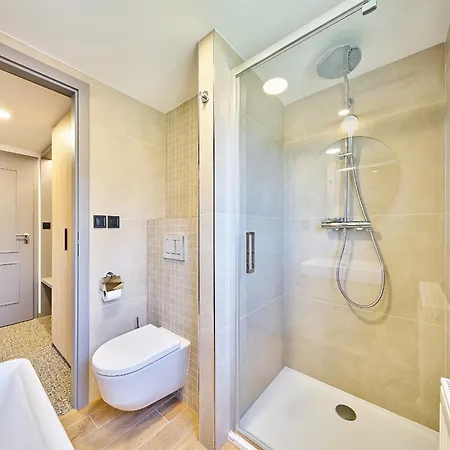 布达亚娜酒店 3* 派克波特斯耐兹库