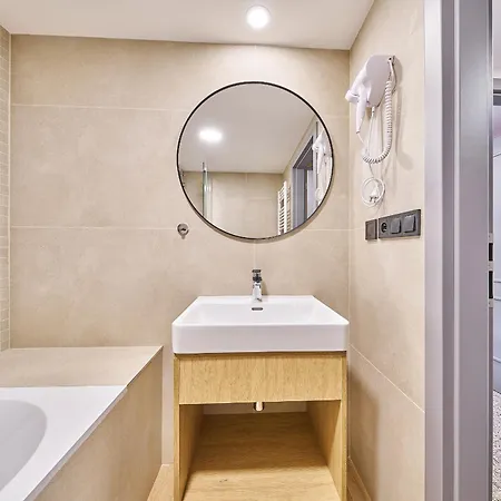 布达亚娜酒店 3*