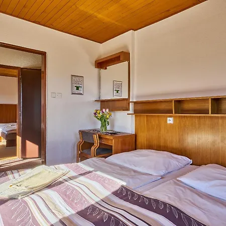 布达亚娜酒店 3*